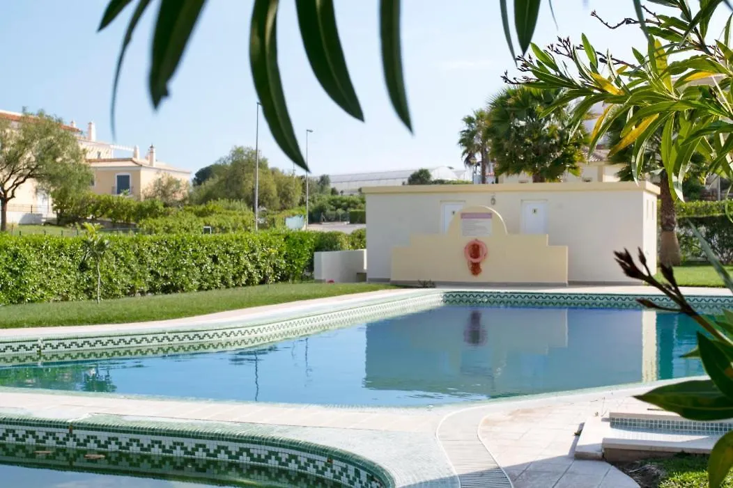 Pool And Garden Village-Near Beach Albufeira