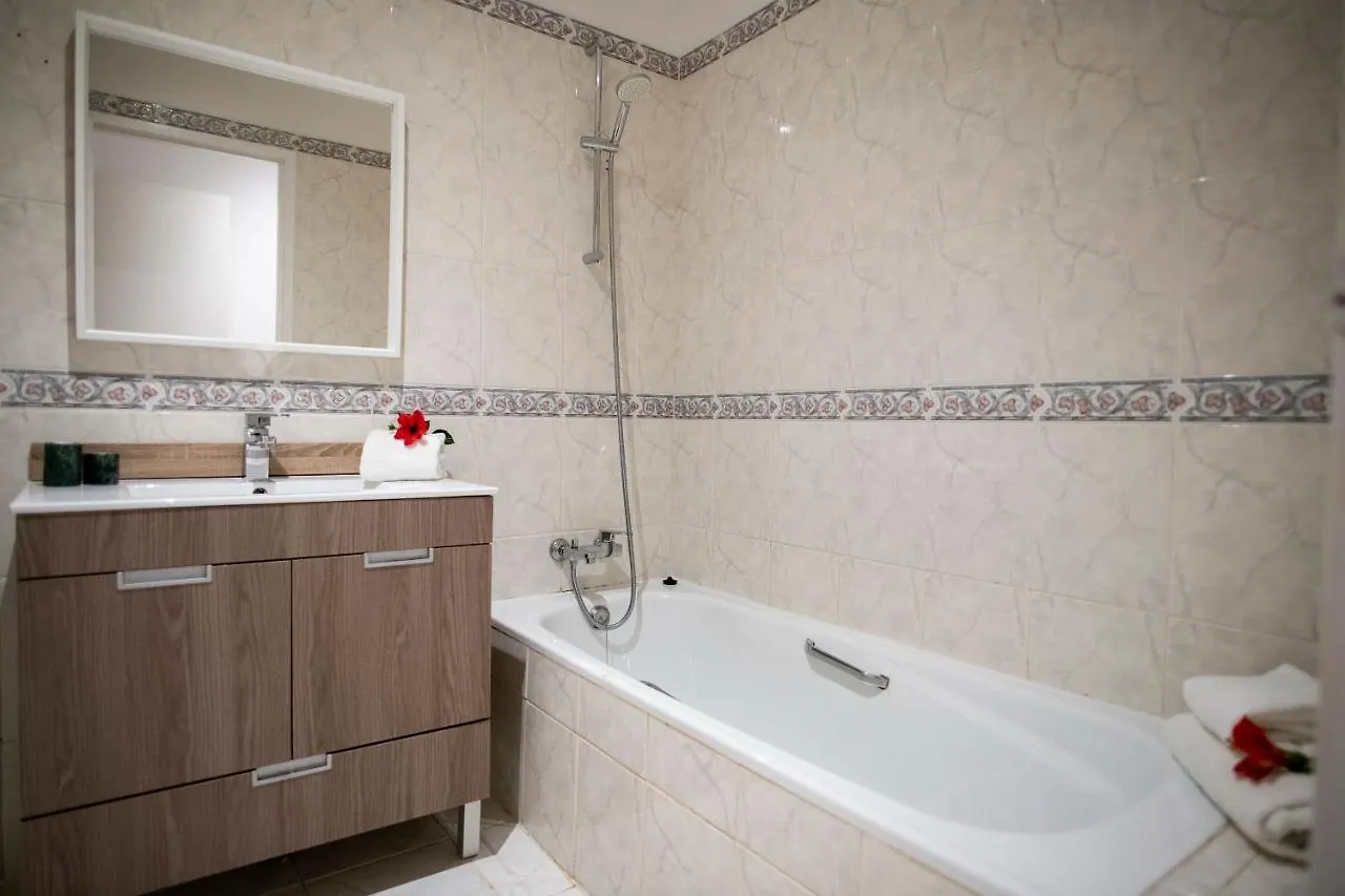 Pool And Garden Village-Near Beach Albufeira Apartment