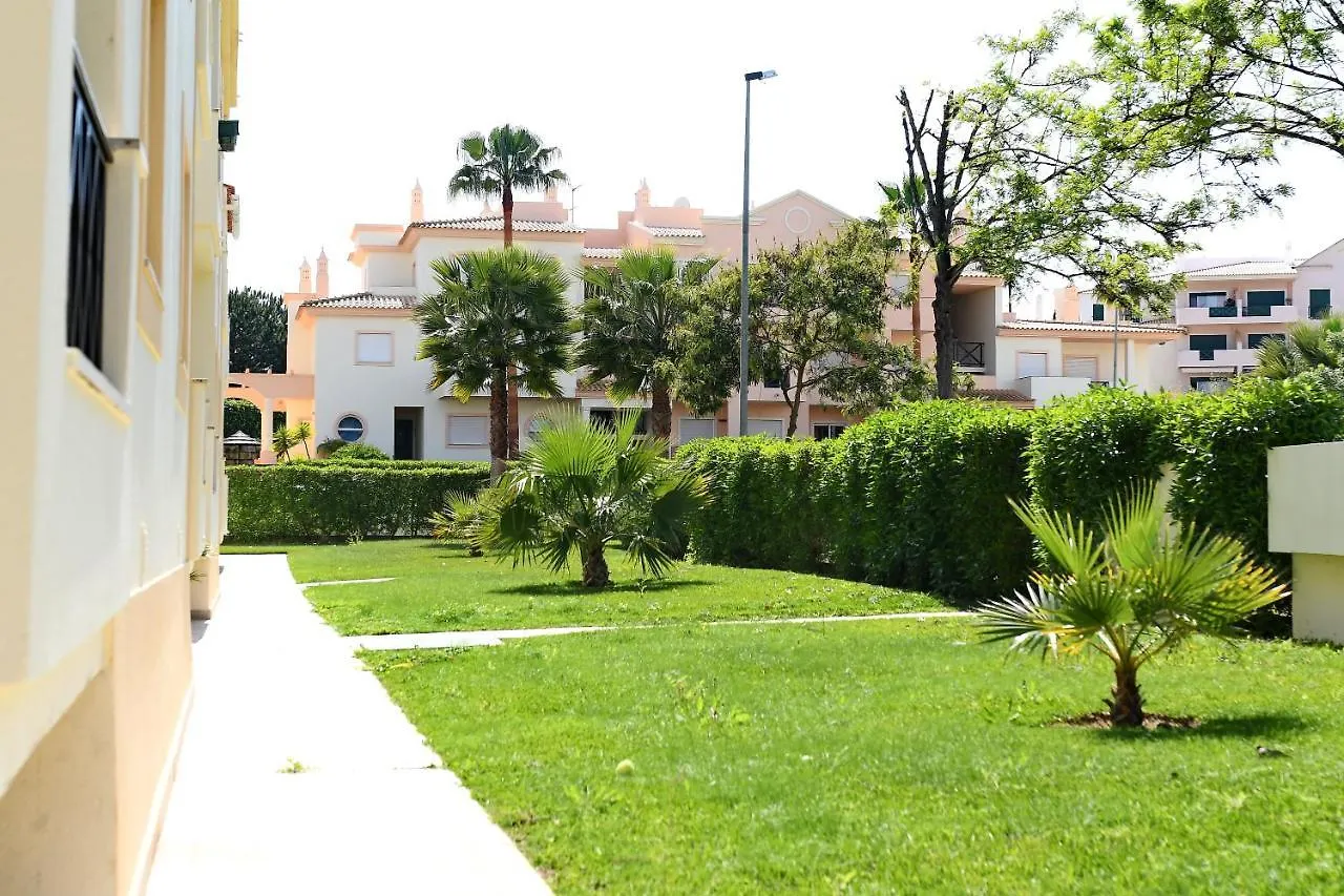 Pool And Garden Village-Near Beach Albufeira