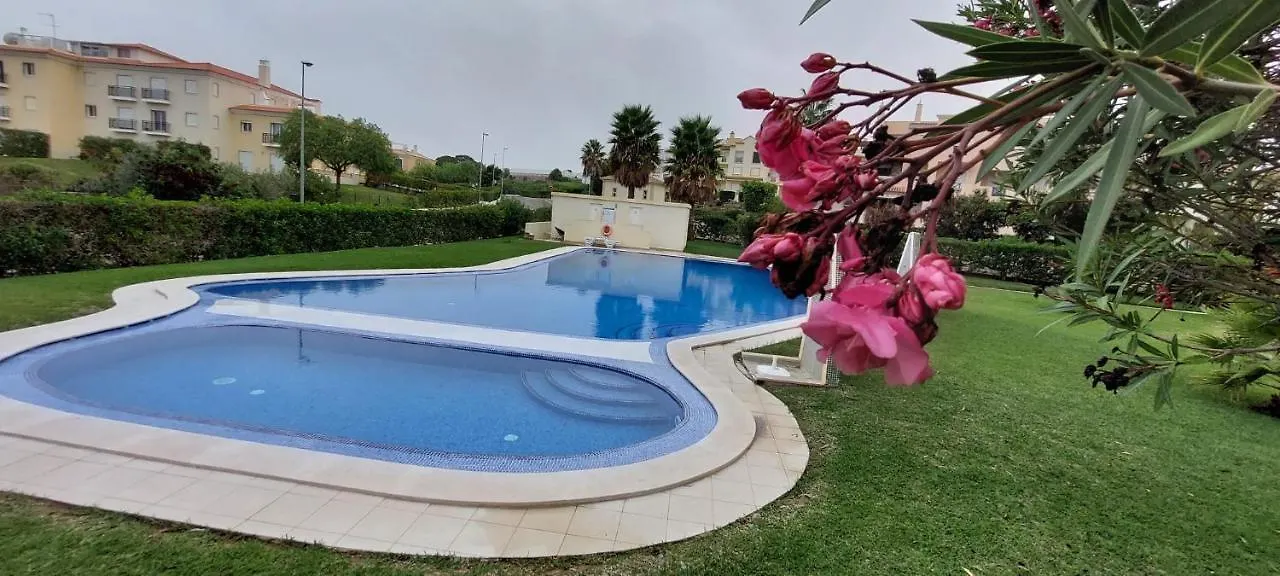 Pool And Garden Village-Near Beach Albufeira Portugal